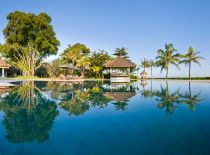 Villa Atas Ombak, Pool